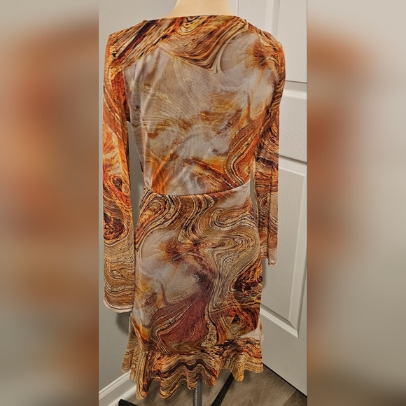 PrettyLittleThing  NWT Orange Mesh Animal Print Long  Sleeve Dress Sz 8 - Picture 10 of 11